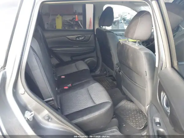 JN8AT2MV6HW279111 2017 NISSAN ROGUE - Image 8