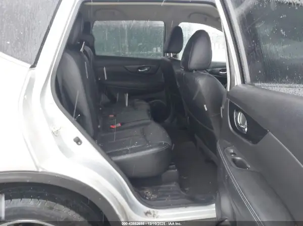 JN8AT2MV6HW279593 2017 NISSAN ROGUE - Image 8