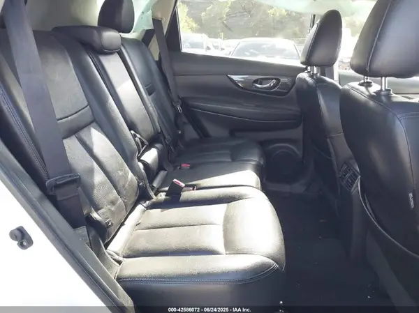 JN8AT2MV6HW281764 2017 NISSAN ROGUE - Image 8