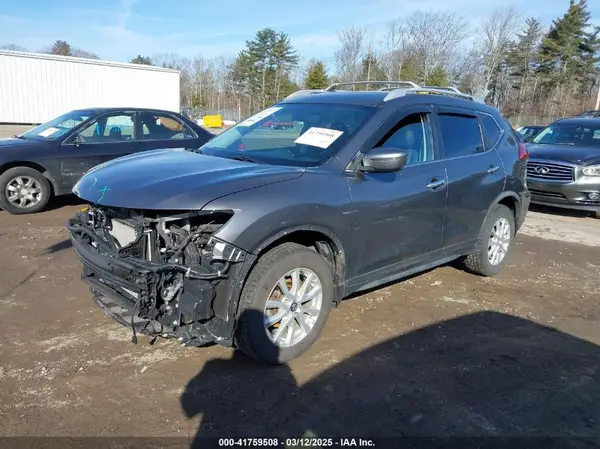 JN8AT2MV6JW300240 2018 NISSAN ROGUE - Image 2