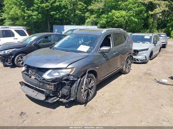 JN8AT2MV6JW303025 2018 NISSAN ROGUE - Image 2