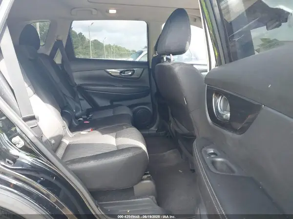 JN8AT2MV6JW305549 2018 NISSAN ROGUE - Image 8