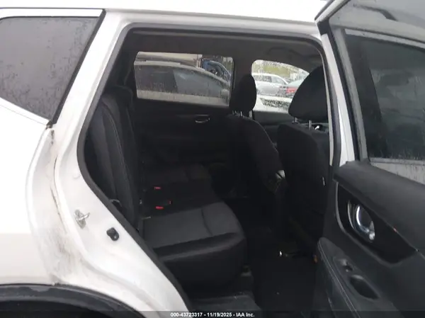 JN8AT2MV6JW306989 2018 NISSAN ROGUE - Image 8