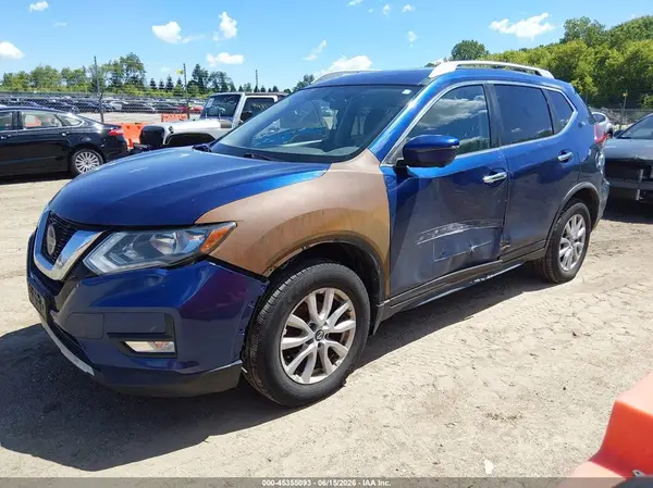 JN8AT2MV6JW307057 2018 NISSAN ROGUE - Image 2