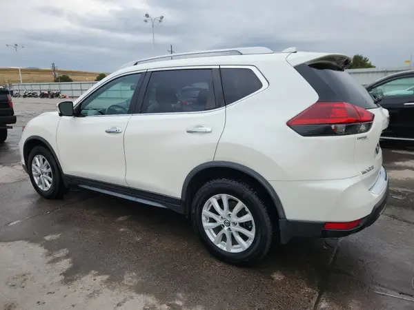 JN8AT2MV6JW307799 2018 NISSAN ROGUE - Image 2
