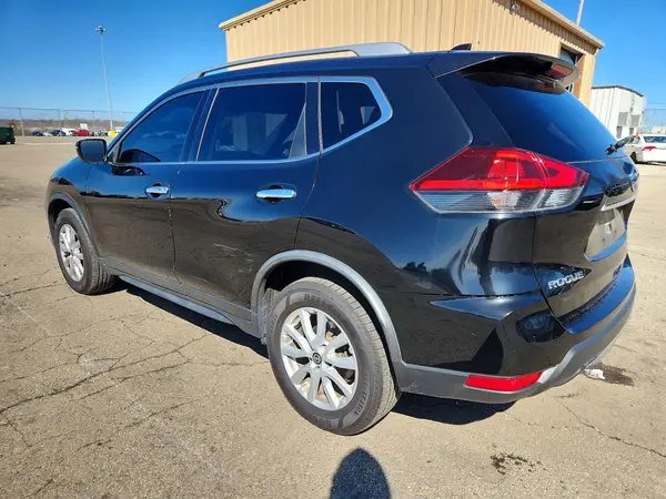 JN8AT2MV6JW308466 2018 NISSAN ROGUE - Image 2