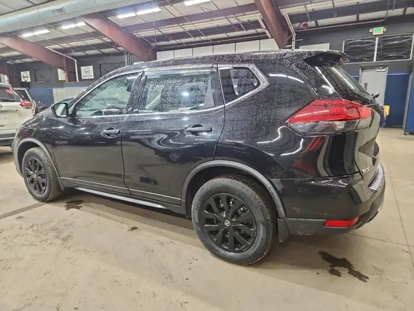JN8AT2MV6JW309410 2018 NISSAN ROGUE - Image 2