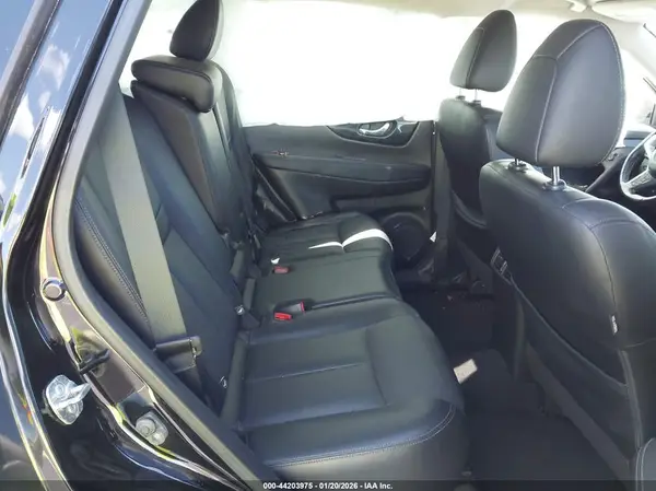 JN8AT2MV6JW309682 2018 NISSAN ROGUE - Image 8