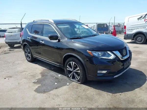JN8AT2MV6JW310301 2018 NISSAN ROGUE - Image 1