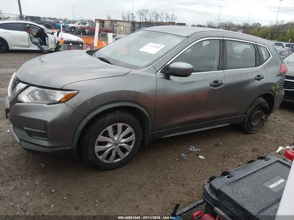 JN8AT2MV6JW314381 2018 NISSAN ROGUE - Image 2