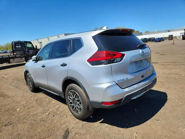 JN8AT2MV6JW314591 2018 NISSAN ROGUE - Image 2