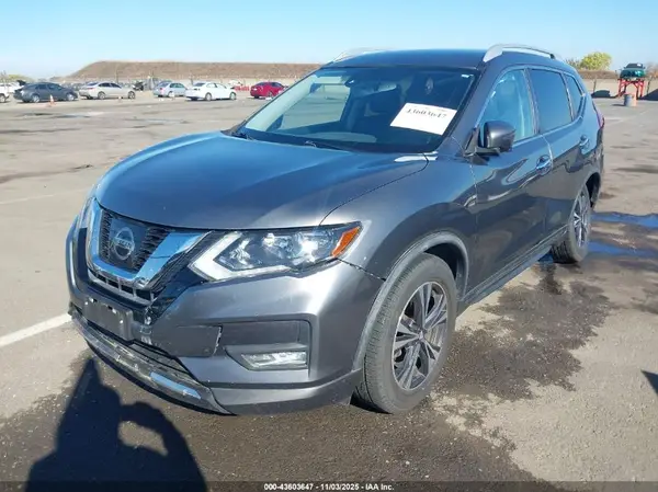 JN8AT2MV6JW319631 2018 NISSAN ROGUE - Image 2