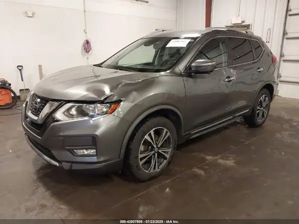 JN8AT2MV6JW321752 2018 NISSAN ROGUE - Image 2