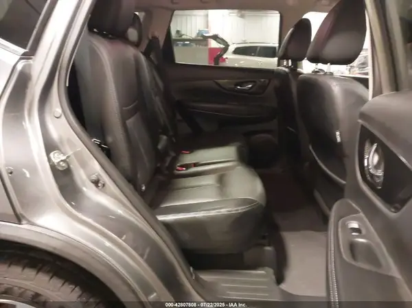 JN8AT2MV6JW321752 2018 NISSAN ROGUE - Image 8