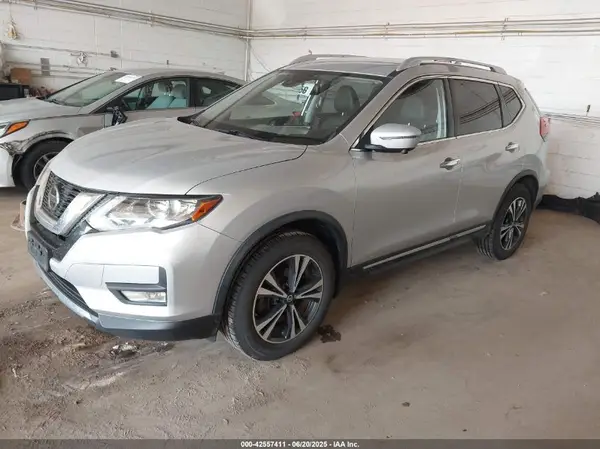 JN8AT2MV6JW322349 2018 NISSAN ROGUE - Image 2