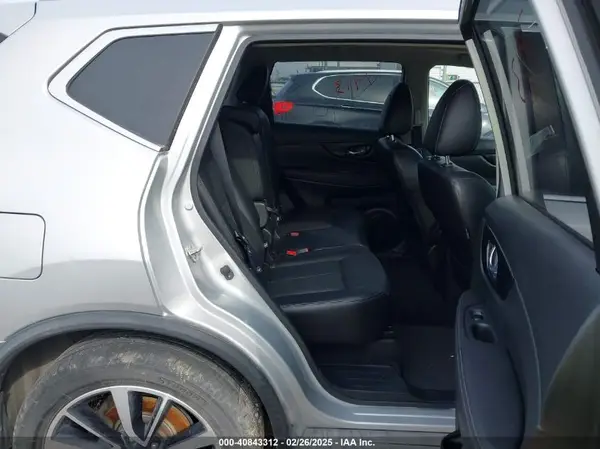 JN8AT2MV6JW325963 2018 NISSAN ROGUE - Image 8