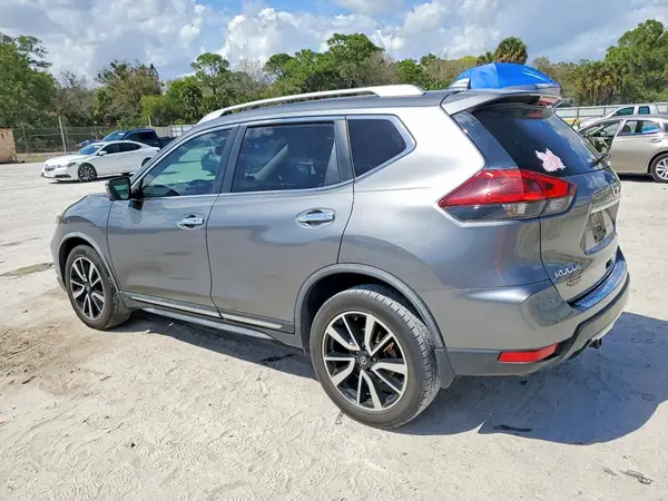 JN8AT2MV6JW329365 2018 NISSAN ROGUE - Image 2