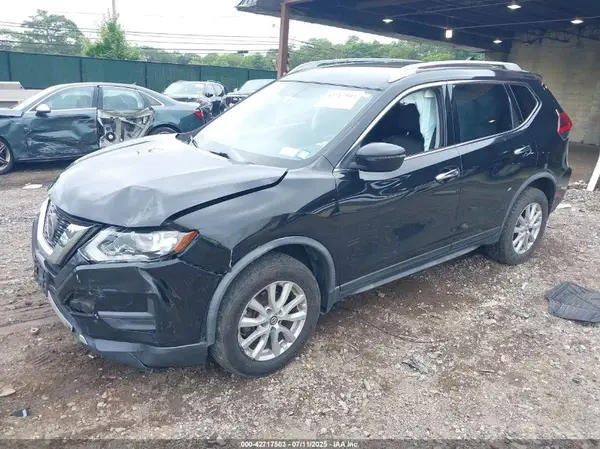 JN8AT2MV6JW329401 2018 NISSAN ROGUE - Image 2
