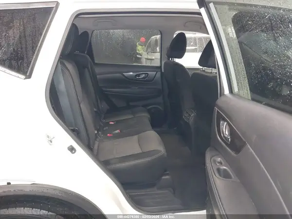JN8AT2MV6JW348207 2018 NISSAN ROGUE - Image 8