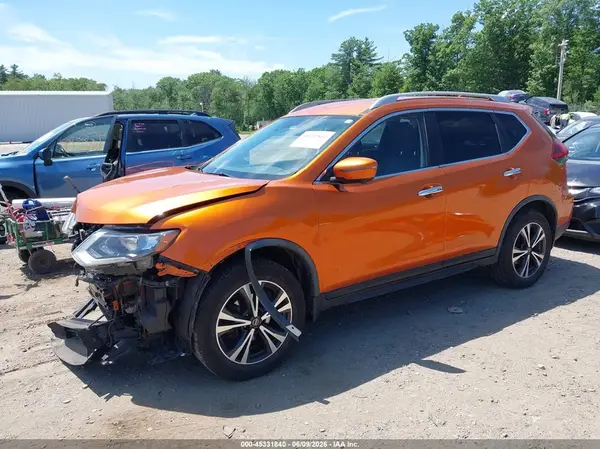 JN8AT2MV6KW370659 2019 NISSAN ROGUE - Image 2