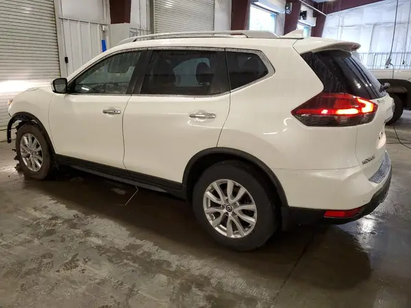 JN8AT2MV6KW370872 2019 NISSAN ROGUE - Image 2