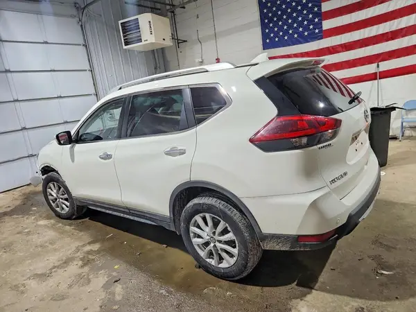 JN8AT2MV6KW372668 2019 NISSAN ROGUE - Image 2