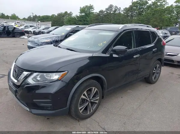JN8AT2MV6KW374985 2019 NISSAN ROGUE - Image 2