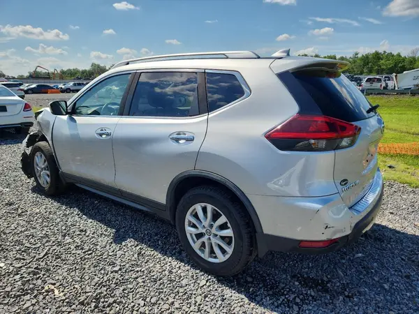 JN8AT2MV6KW376168 2019 NISSAN ROGUE - Image 2
