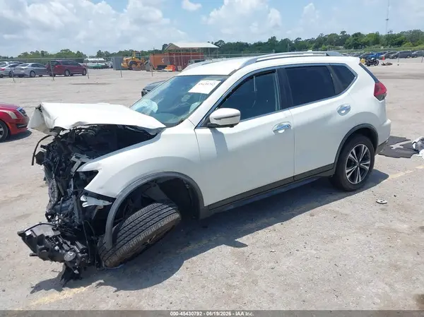JN8AT2MV6KW378647 2019 NISSAN ROGUE - Image 2