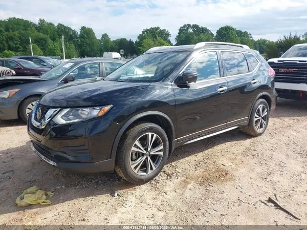 JN8AT2MV6KW379829 2019 NISSAN ROGUE - Image 2