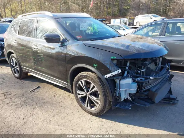 JN8AT2MV6KW380351 2019 NISSAN ROGUE - Image 1