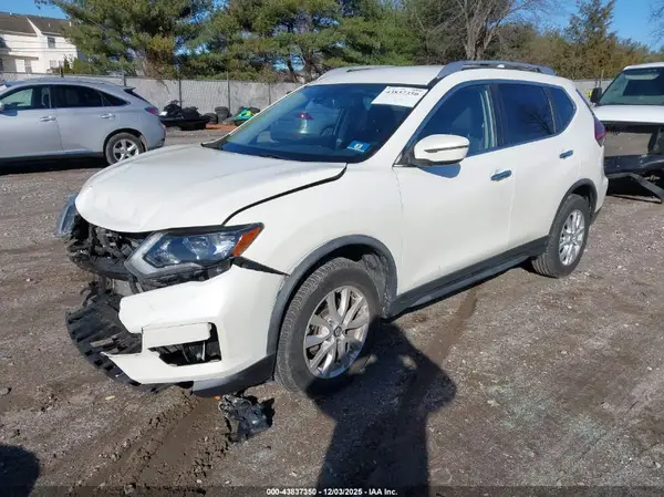JN8AT2MV6KW381158 2019 NISSAN ROGUE - Image 2