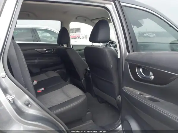 JN8AT2MV6KW385565 2019 NISSAN ROGUE - Image 8
