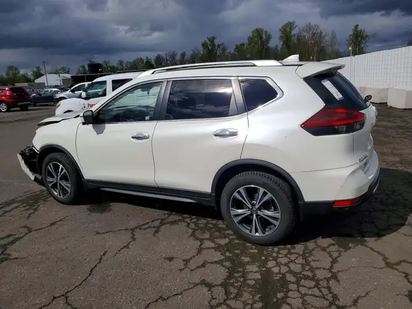 JN8AT2MV6KW386909 2019 NISSAN ROGUE - Image 2