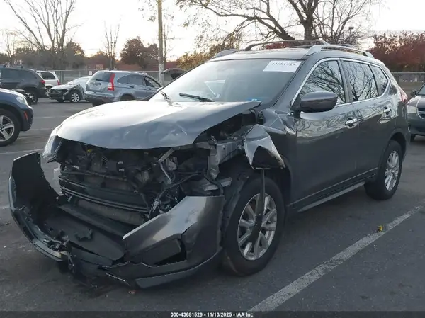 JN8AT2MV6KW387008 2019 NISSAN ROGUE - Image 2
