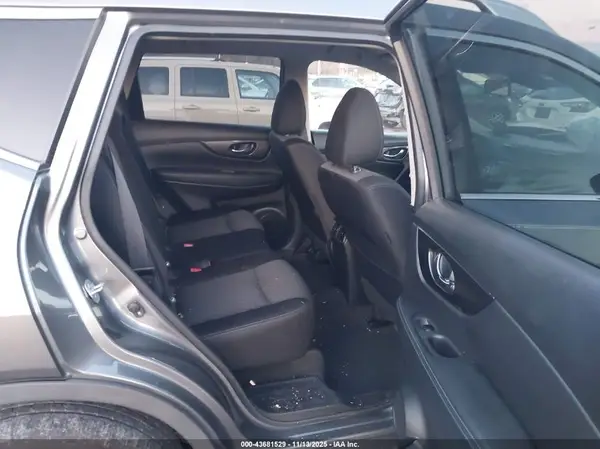 JN8AT2MV6KW387008 2019 NISSAN ROGUE - Image 8