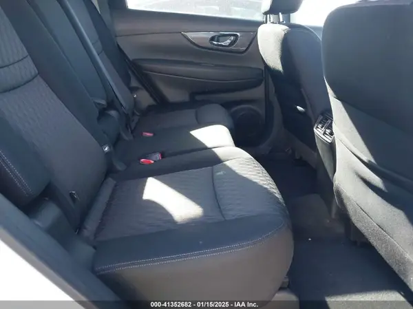 JN8AT2MV6KW387509 2019 NISSAN ROGUE - Image 8