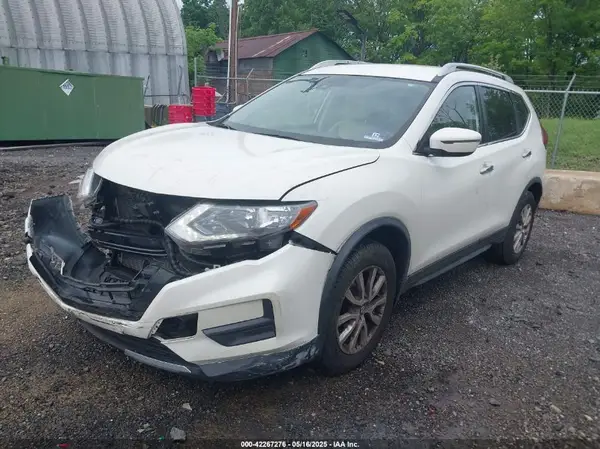 JN8AT2MV6KW392273 2019 NISSAN ROGUE - Image 2