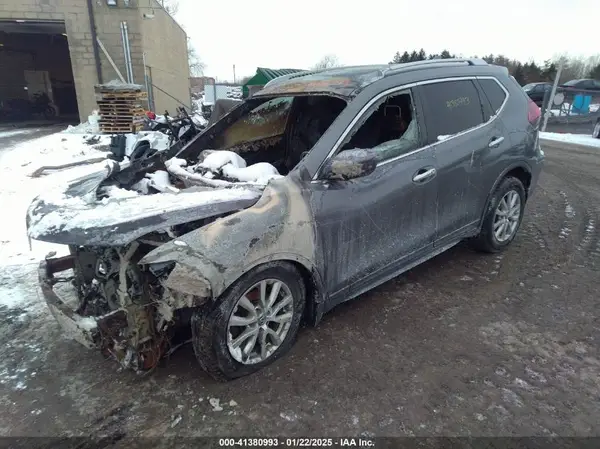 JN8AT2MV6KW393004 2019 NISSAN ROGUE - Image 2