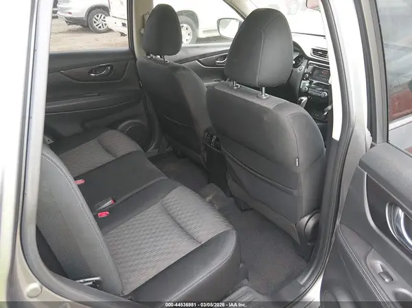 JN8AT2MV6KW397117 2019 NISSAN ROGUE - Image 8