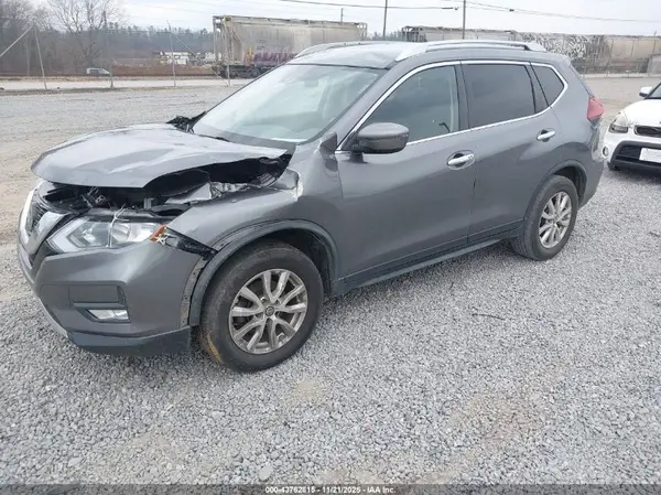 JN8AT2MV6KW397599 2019 NISSAN ROGUE - Image 2