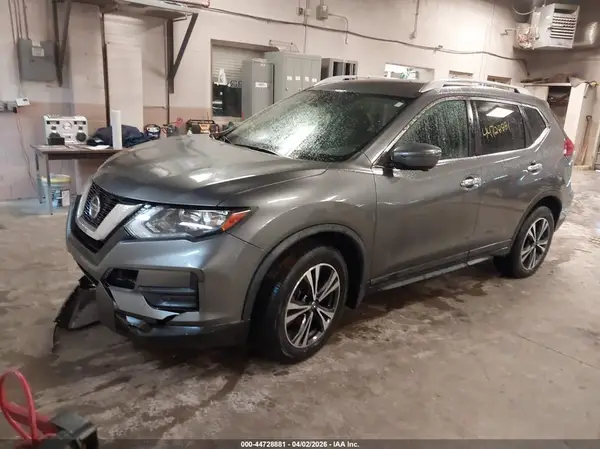JN8AT2MV6KW398042 2019 NISSAN ROGUE - Image 2
