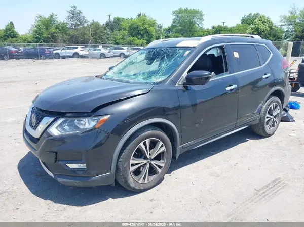 JN8AT2MV6KW398400 2019 NISSAN ROGUE - Image 2