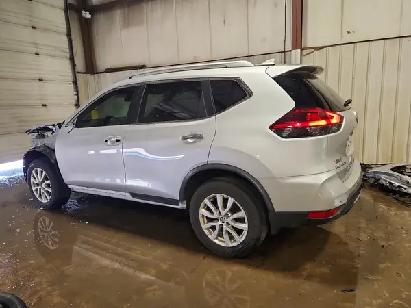 JN8AT2MV6KW399546 2019 NISSAN ROGUE - Image 2
