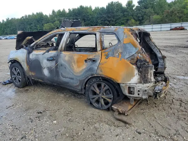JN8AT2MV6KW401165 2019 NISSAN ROGUE - Image 2