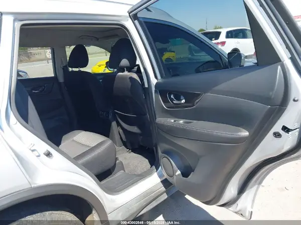 JN8AT2MV6KW401344 2019 NISSAN ROGUE - Image 8