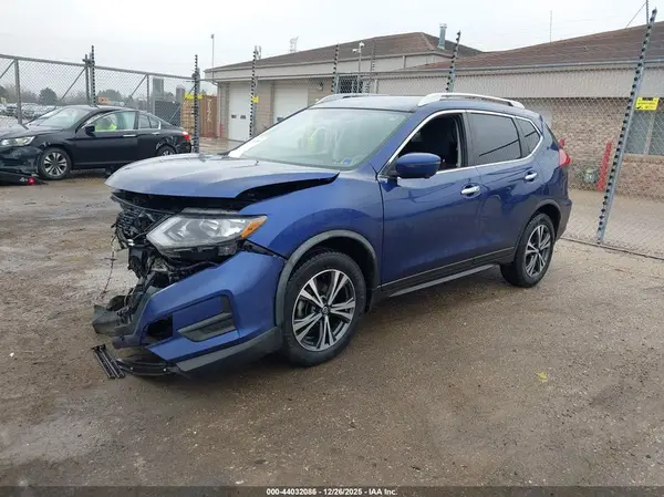 JN8AT2MV6KW401361 2019 NISSAN ROGUE - Image 2