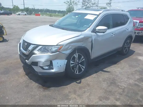 JN8AT2MV6LW106164 2020 NISSAN ROGUE - Image 2