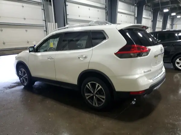 JN8AT2MV6LW109050 2020 NISSAN ROGUE - Image 2