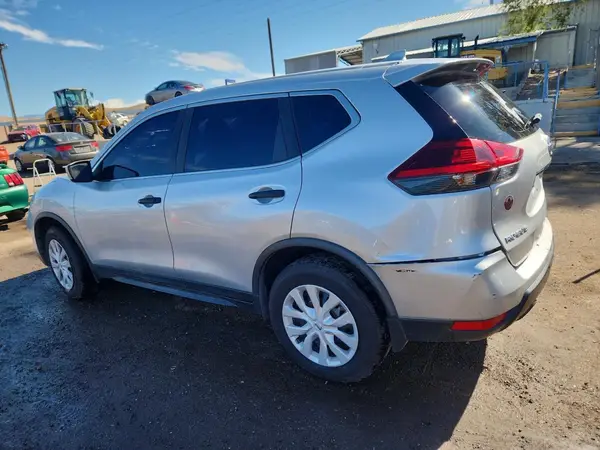 JN8AT2MV6LW109985 2020 NISSAN ROGUE - Image 2